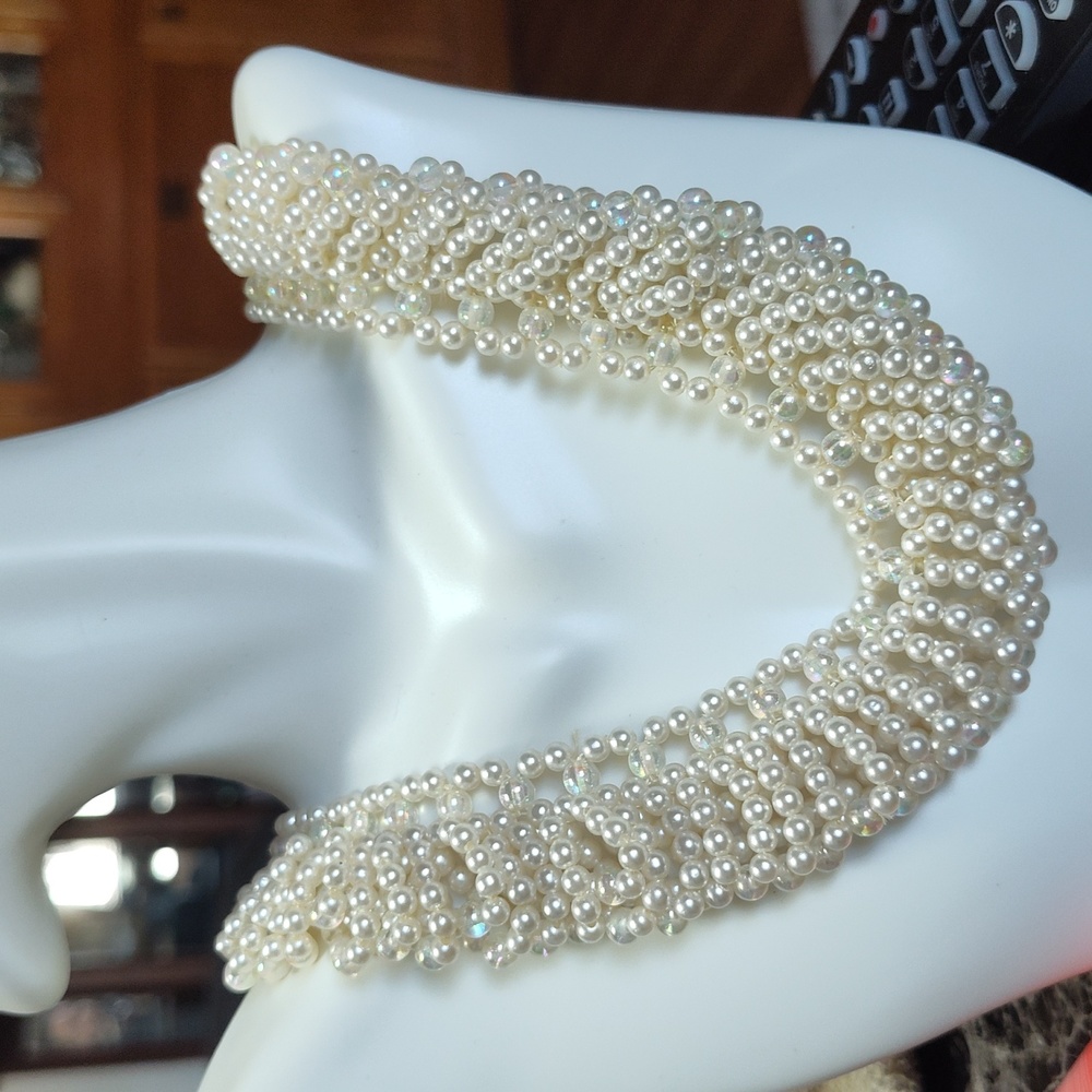 Vintage faux pearl necklace